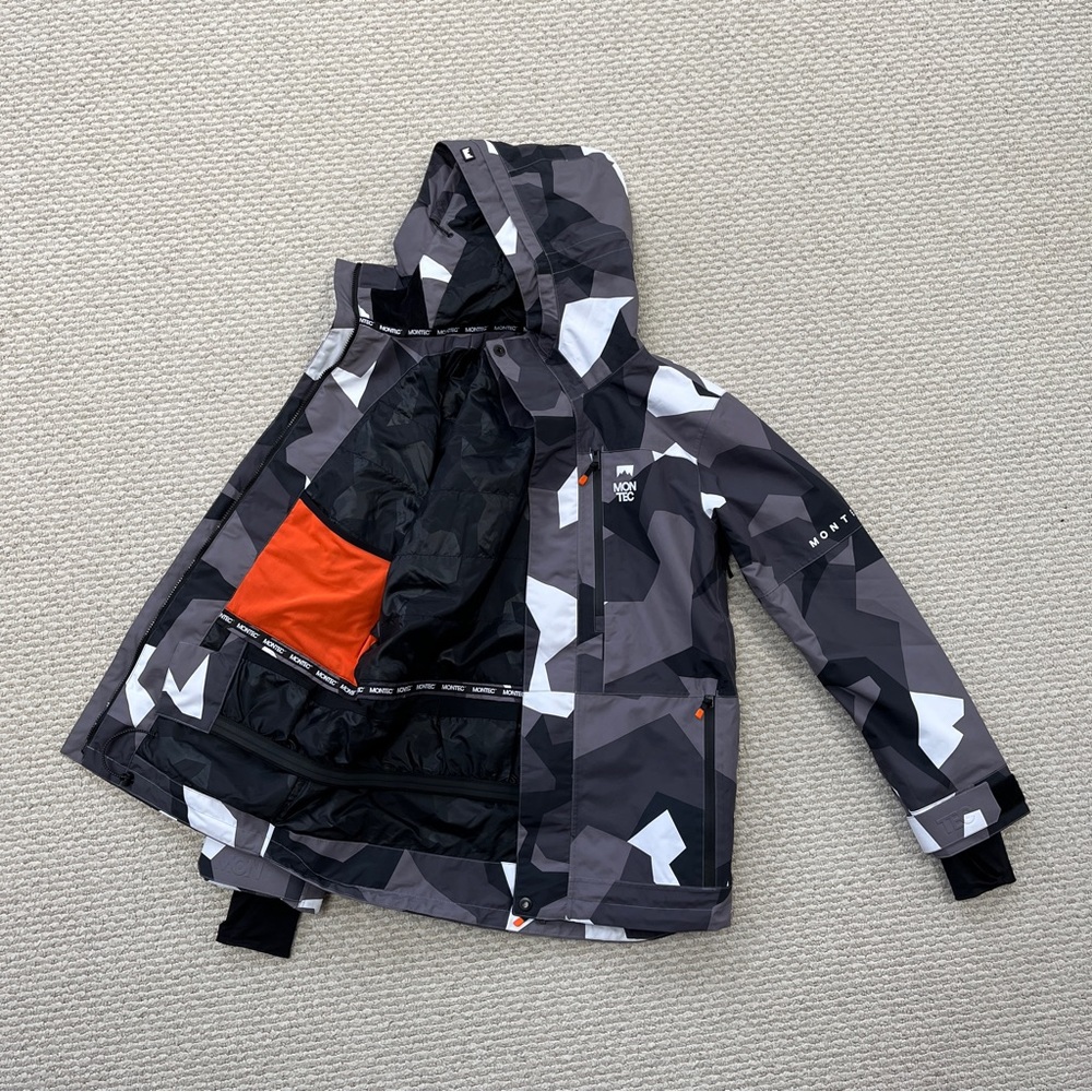 MONTEC Men’s Fawk Ski/Snowboard Jacket (Small, Insulated) - Arctic Camo